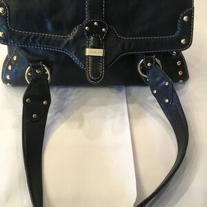 MICHAEL Michael Kors Black and Gold Shoulder Bag with Elegant Design